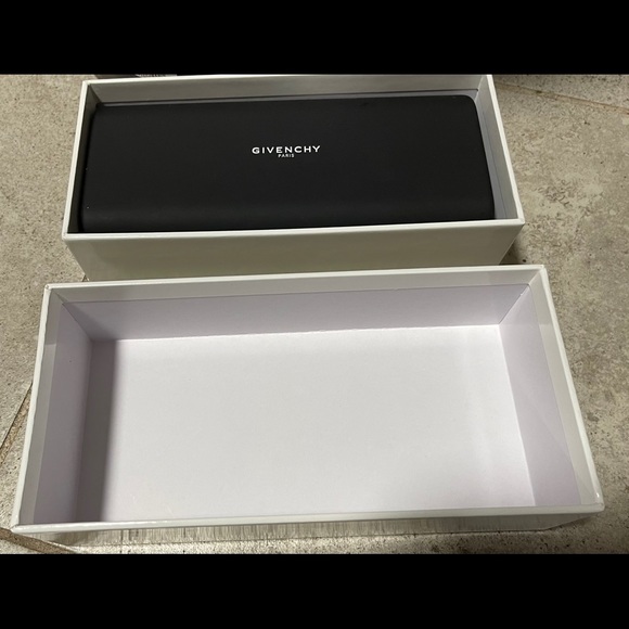 NEW Givenchy Black Sunglass Case - Picture 3 of 11